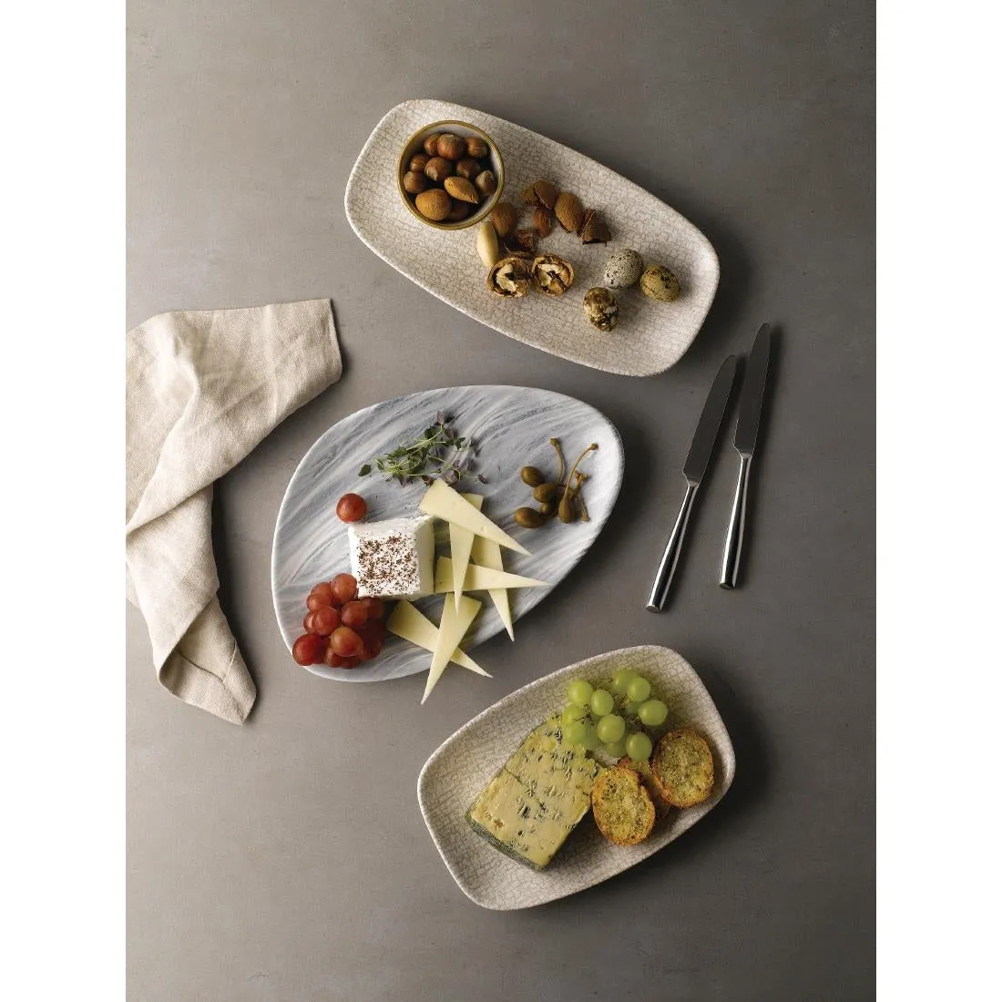 DF730 Churchill Fluid Triangle Chef Plates Pearl Grey 188 x 355mm (Pack of 6)