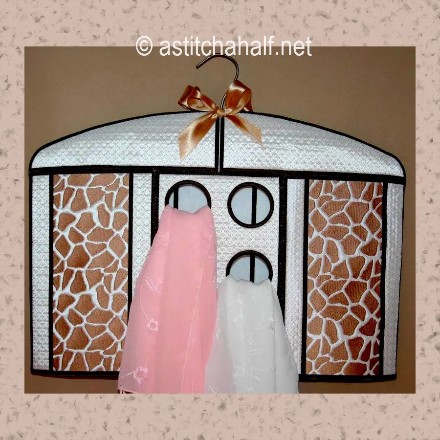Giraffe Tie Organizer