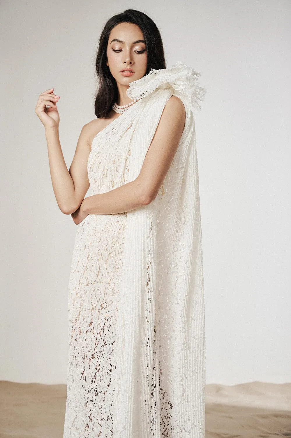 Lady Straight One Shoulder Lace Maxi Dress