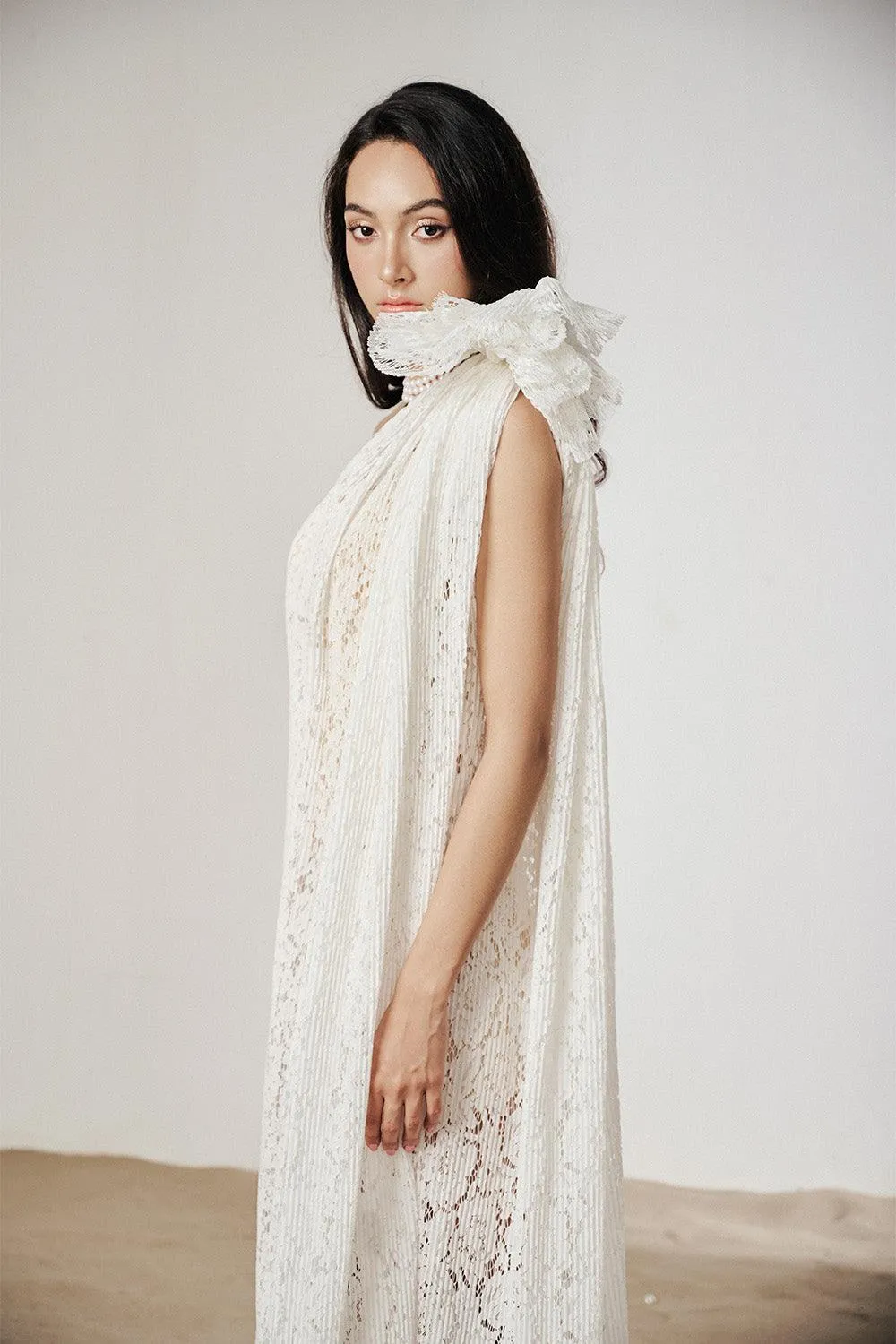 Lady Straight One Shoulder Lace Maxi Dress