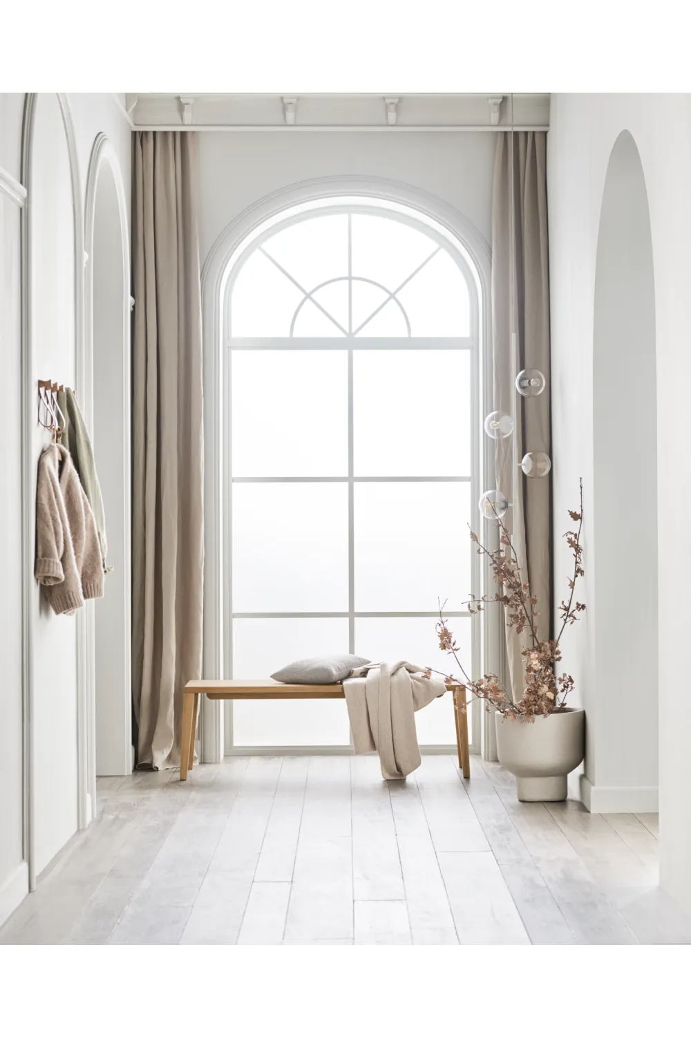 Scandinavian Oak Bench | Bolia Graceful