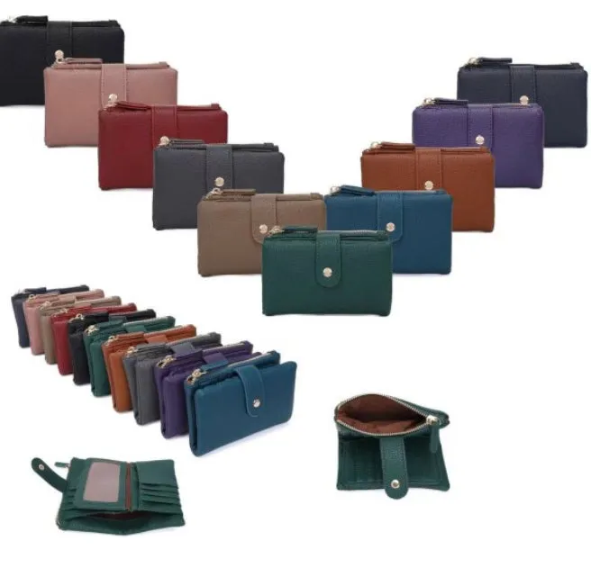 Small bifold purse in faux leather